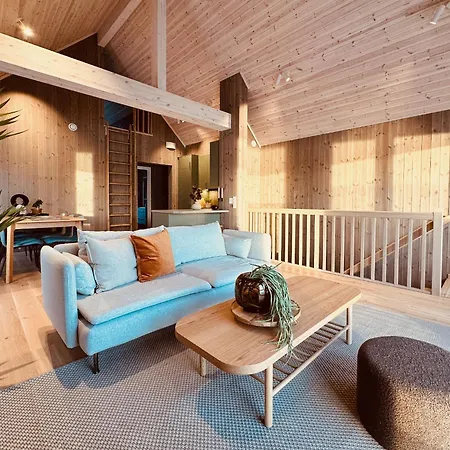 Superior Mountain View Lofoten Apartment *